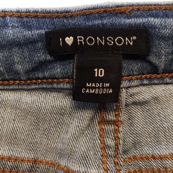 I ❤️ Ronson Lighter Wash Distressed Straight Jeans Size 10 - Picture 7 of 10